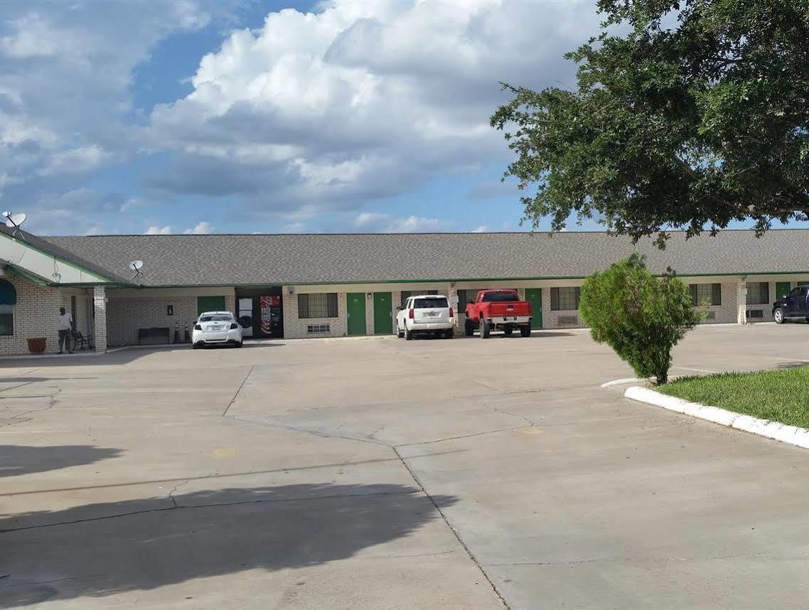 Garden Inn & Suites Hebbronville Kültér fotó